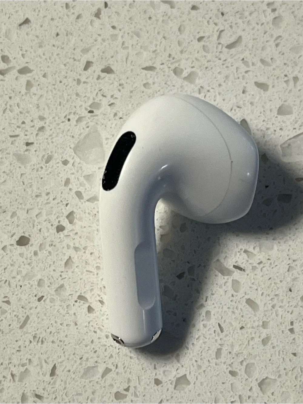 Genuine Apple AirPods 4 (R) A3050 Right side Replacement ONLY